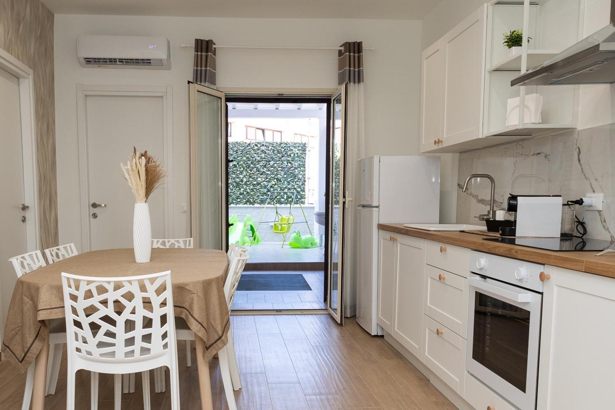 Ludo Holiday House - Charming Con Patio A Due Passi Dalla Cattedrale Palermo Buitenkant foto