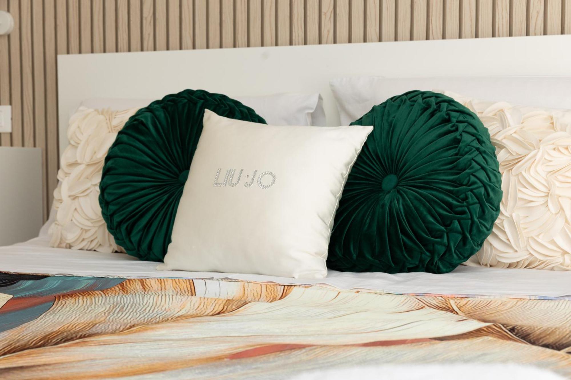 Ludo Holiday House - Charming Con Patio A Due Passi Dalla Cattedrale Palermo Buitenkant foto